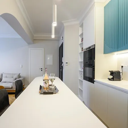 Queen By Luxlikehome *